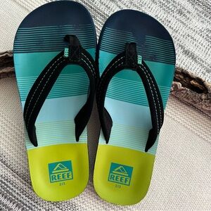 Reef Ahi Flip Flops 🩴 Sz 2/3